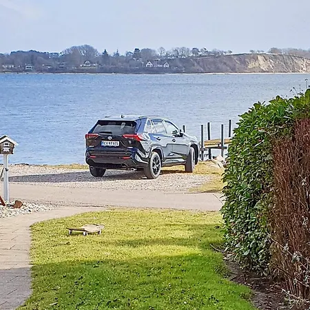 2 Person In Appartamento *